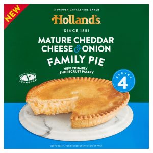 Hollands Mature Cheddar Cheese & Onion Family Pie
